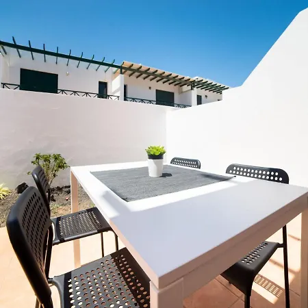Comfy Holiday In Playa Blanca With Terrace Ferienhaus Playa Blanca (Lanzarote)