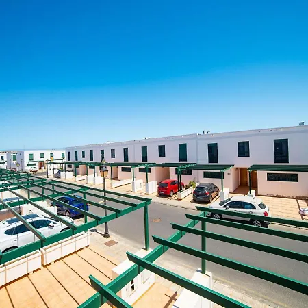 Comfy Holiday In Playa Blanca With Terrace Ferienhaus Playa Blanca (Lanzarote)